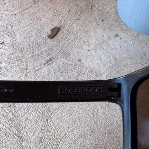 Oakley Holbrook - Picture 4 of 5